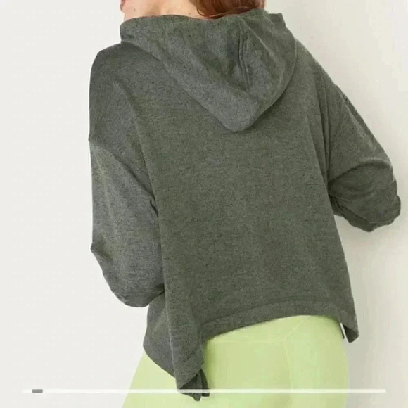 Old Navy Loose Cropped Sweater-Knit Hoodie for Women - Picture 5 of 10